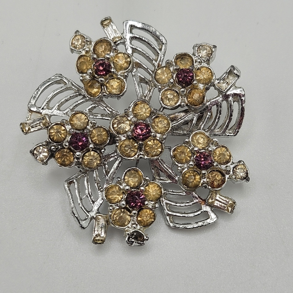 VINTAGE Unique Pink Rhinestone Flower Silver Tone Brooch Pin